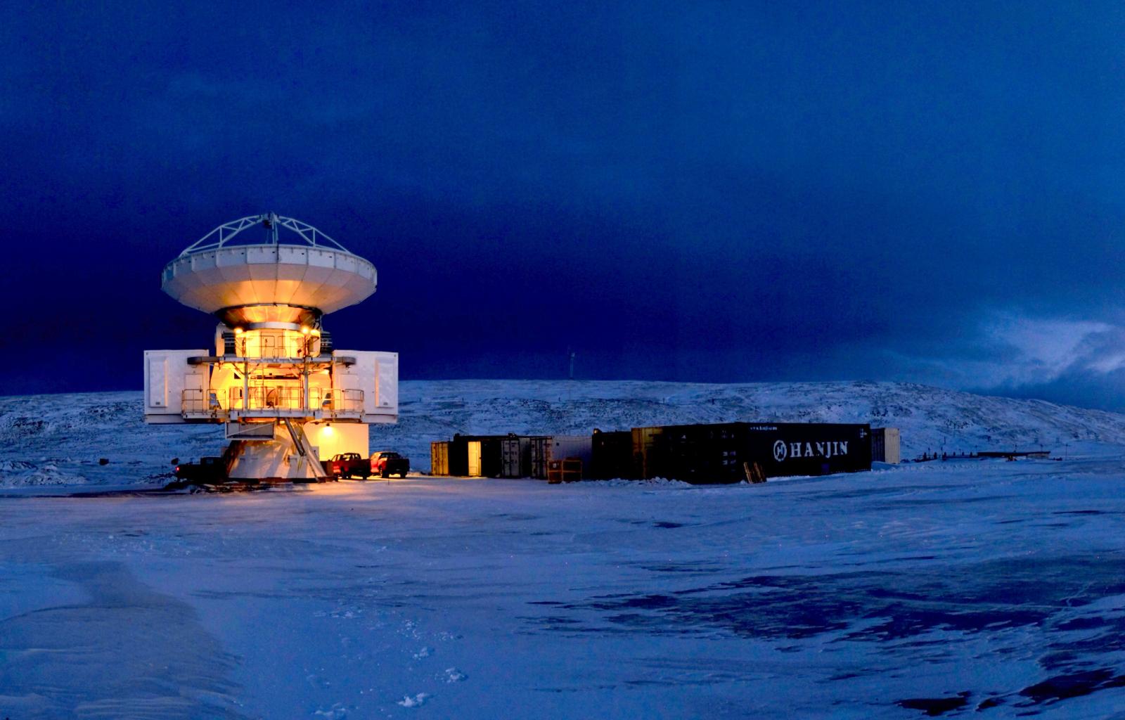 New Greenland Telescope Begins Search for Black Holes