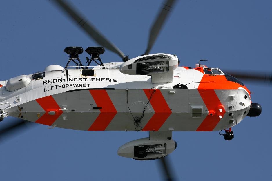 Forsvarets Seaking-helikoptre (bildet) er etterhvert ganske gamle, og byttes nå ut med 16 nye AW101, med tilnærmet dobbel rekkevidde. (Foto: Torbjørn Kjosvold/Forsvaret).