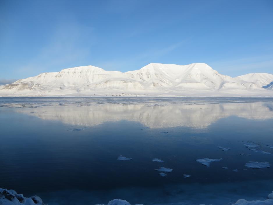 I midten av juni skal Sveriges utdanningsminister og kronprinsesse få innblikk i internasjonal polarforskning i Arktis – blant annet gjennom et seilas i Adventfjorden på Svalbard på den svenske isbryteren Oden. (Foto: Bernt Rostad)