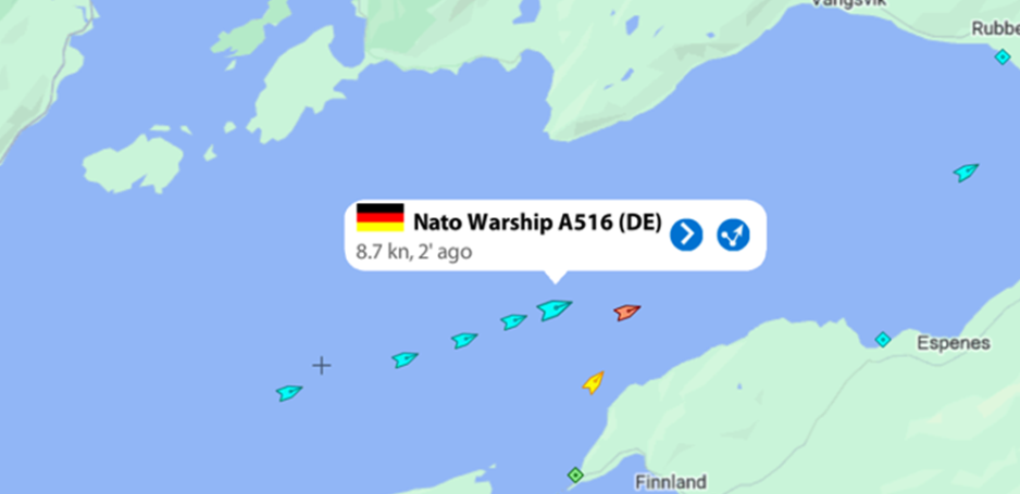 Som perler på en snor seiler Natos militære fartøy inn i Vestfjorden og videre nordover. (Skjermdump fra MarineTraffic). Vestfjorden Nato