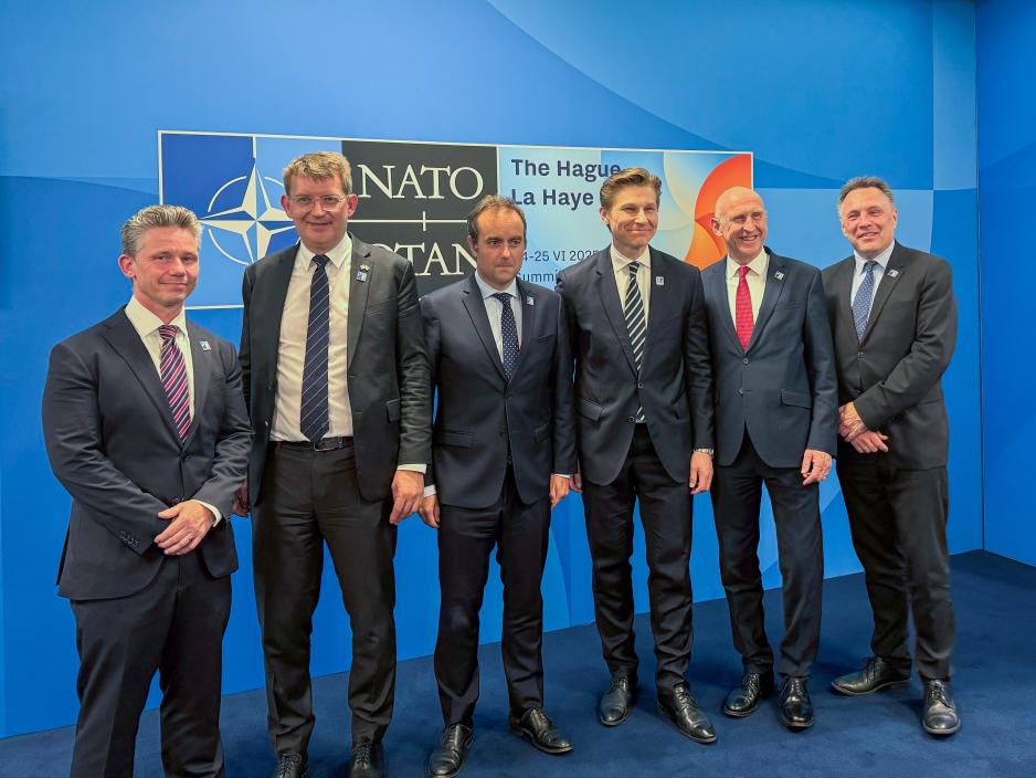 Fellesbilde under Nato-toppmøte Fellesbilde under Nato-toppmøte