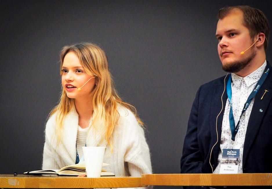 - A key problem lies in our not being good enough ambassadors for the opportunities that exist in the Arctic, says Aleksandra Seljeseth(22). Tim Andersson (24) worries about developments in Sweden and argues that changes in tax policies could have ripple effects for growth in the northern regions. (Photo: Christine Karijord)