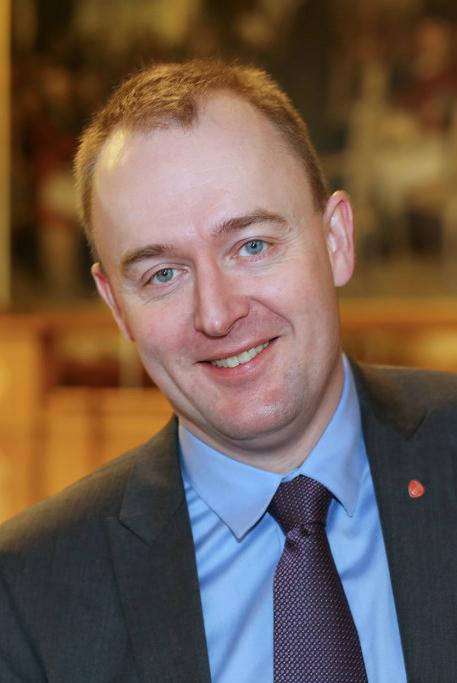 - The government must clear this up. A minister is obliged to provide correct information to parliament, Labour MP Eirik Sivertsen argues. He will follow up on the matter.