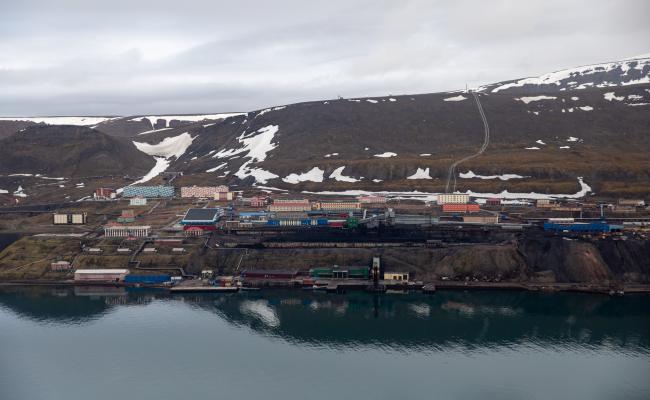 Den russiske bosetningen Barentsburg ved Grønfjorden på Svalbard. (Foto: Snorre Tønset/KLD)