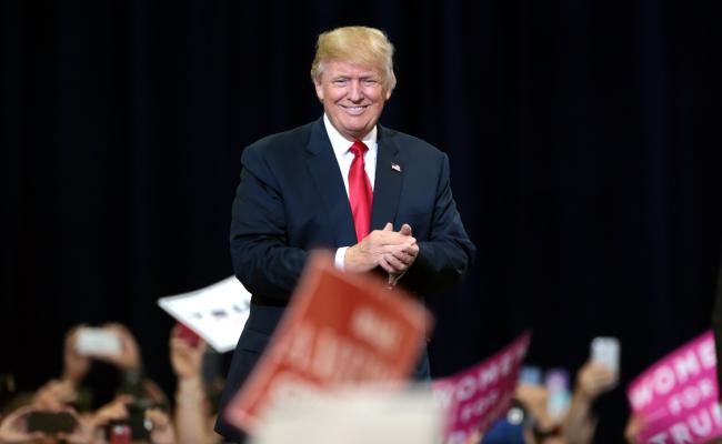 På direkte spørsmål om han vil ekskludere bruk av militær eller økonomisk tvang for å tilegne seg Grønland og Panamakanalen, svarte Donald Trump følgende på en pressekonferanse tirsdag: – Nei, jeg kan ikke love noe når det gjelder dem, men jeg kan si dette: vi trenger dem for økonomisk sikkerhet. (Foto: Gage Skidmore, CC BY-SA 2.0) Donald Trump